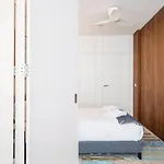 New York Warehouse Style In A Modern Passive House
