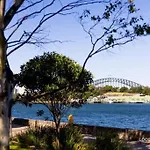 Stylish 2 Bedroom Apartment In Sydney Birchgrove