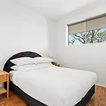 Stylish 2 Bedroom Apartment In Sydney Birchgrove