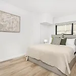 Surry Hills L 1 Bedroom Apartment With Parking