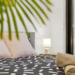 Lovely 1B Apt Near Cbd