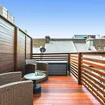 Rare 3Bd Terrace - Mins Walk To Cbd