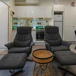Oversized Potts Point Studio