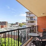 Spacious 3-Bed With Alfresco Dining By Amenities