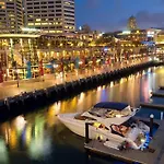 A Plush & Comfy Apt Right Next To Darling Harbour