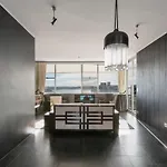 Luxury 1 Bedroom Apt With Harbour Views & Parking