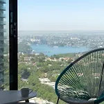 St Leonards 2B2B Apt With Skyview