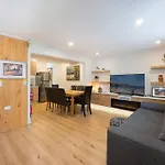 4 Bedroom Haven Spacious Terrace @Bondi Junction