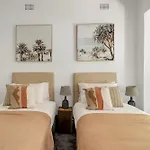 Artscape - Luxurious Bondi Beach Family Villa!