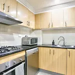 Stylish 2 Bedroom Apartment Haymarket