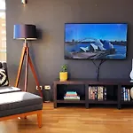 Contemporary Top Floor Apartment With City Views
