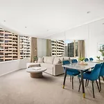 Amazing Sydney Apartment With Pool, Gym And Sauna