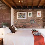 Sunny Loft Lookout With Iconic Sydney Views