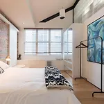 Sunny Loft Lookout With Iconic Sydney Views
