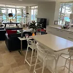 Manly Beachfront Deluxe En-Suite