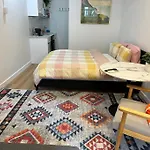Convenient Studio - Surry Hills