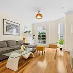 Ideally Located 3 Bedroom With Parking & Central & Darling Harbour-10 Mins Walk