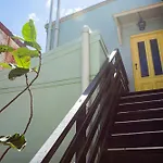 Eclectic Artist Escape In The Heart Of Enmore