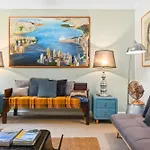 Eclectic Artist Escape In The Heart Of Enmore