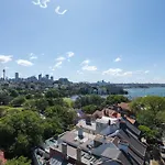 Delightful Darling Point Studio W Stunning Rooftop