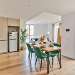 Stylish 2 Bedroom Apartment Darling Square