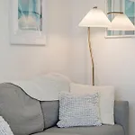 Kozyguru Kirribilli Opera House View 2 Bed Apt