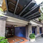 Surry Hills With Views Pool Gym Plus Parking