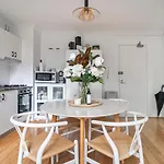 Loft Style Apartment In The Heart Of Surry Hills