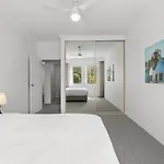 Chic Urban Escape In Vibrant Camperdown