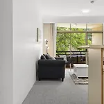 Chic Urban Escape In Vibrant Camperdown