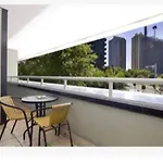 Amazing City Apartment With 25M Pool, Sauna, Spa & Gym