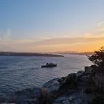 Stunning Beachfront Penthouse-Beach District Views