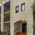 Hip Inner-City Living In Vibrant Erskineville