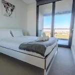 Modern Apartment With City View At Sydney Olympic Park