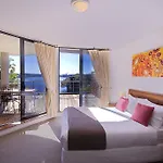 Breaker Cove - Stylish 2 Bed Apartment With Pool And Gym