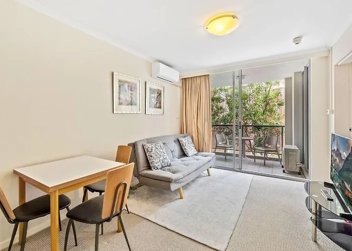 Chippendale Apartment With Pool, Gym And Balcony Self Catering