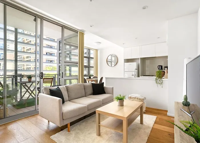 \'Sussex Suite\' Sunny City Living By Darling Harbour