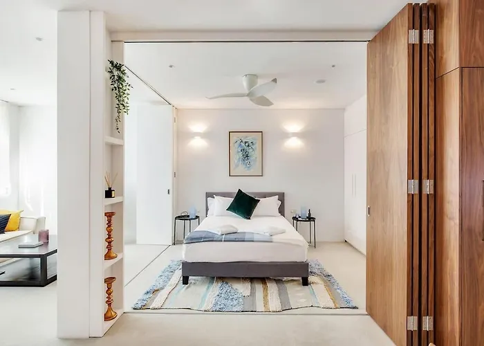 New York Warehouse Style In A Modern Passive House