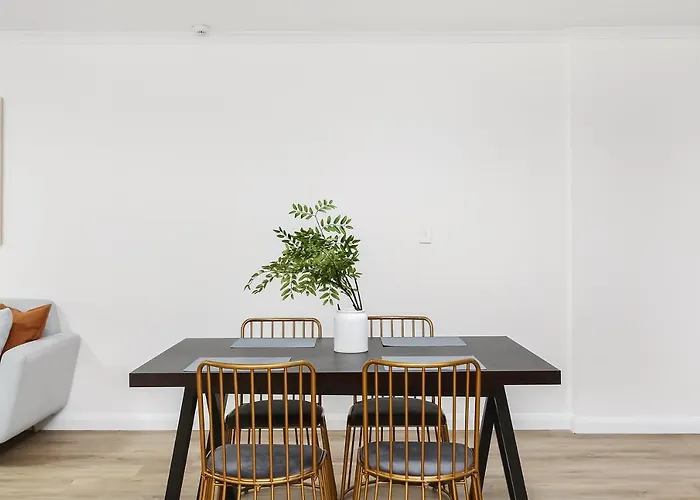 Surry Hills L 1 Bedroom Apartment With Parking