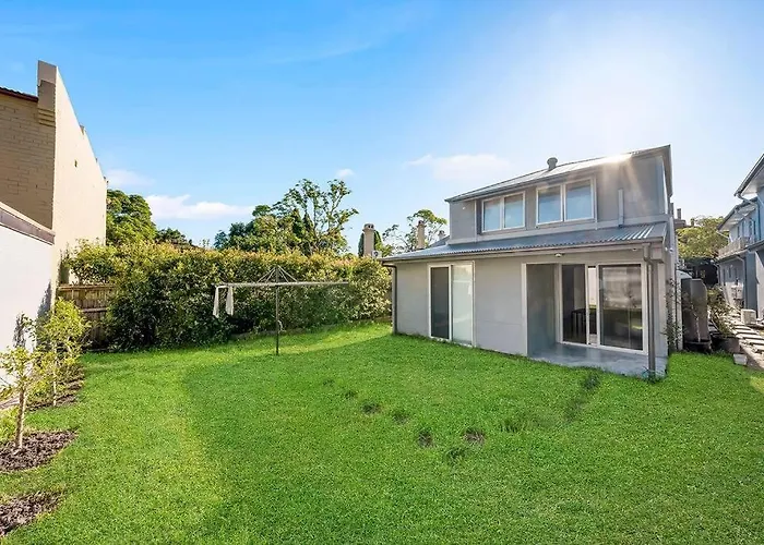 Modern Self-Contained Studio At Crows Nest