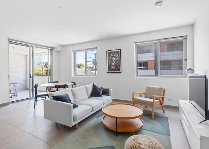 Inner West 1Br & Balcony - Mins To Cbd