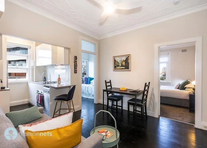 Top Floor 1 Bedroom Apt Sunroom Close To Cbd