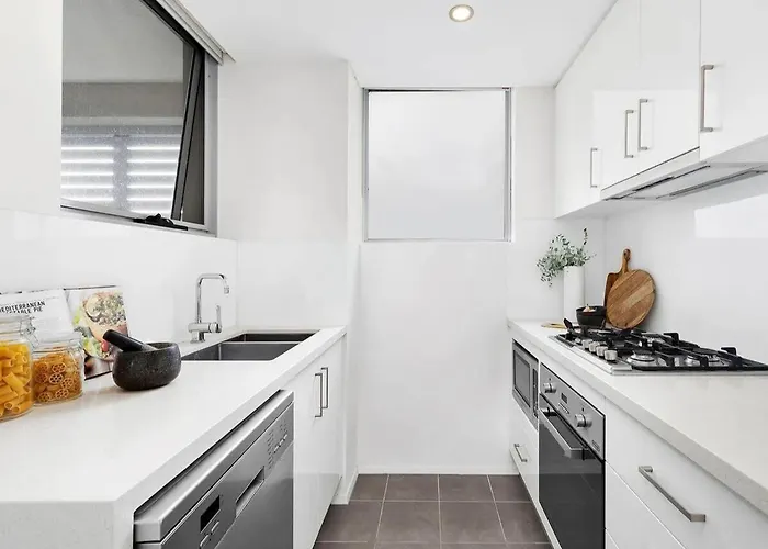 A Private Room - 1 Train Stop To Chatswood Cbd