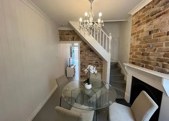 Sydney Stunning Townhouse