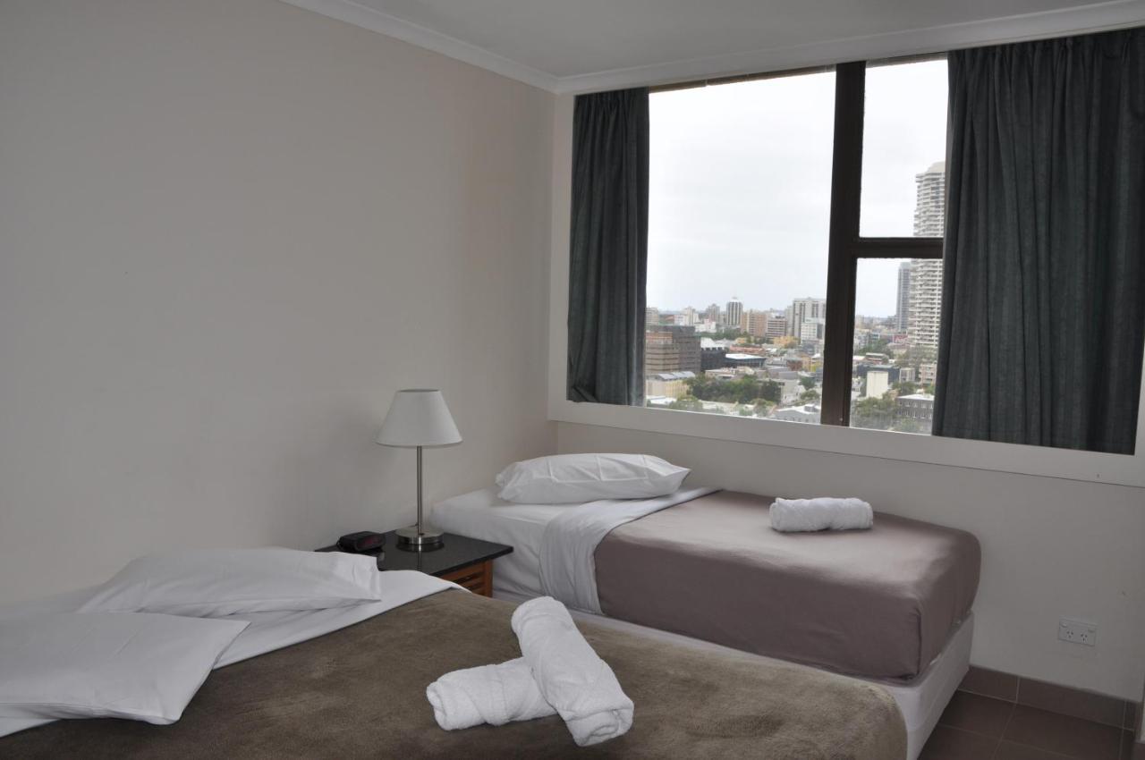 Apartment - Hyde Park Plaza 38 College St