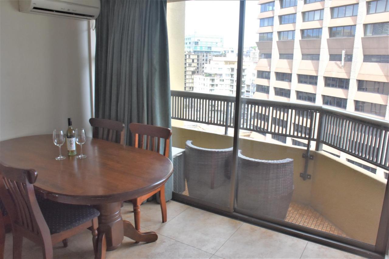 - Hyde Park Plaza 38 College St Apartment *
