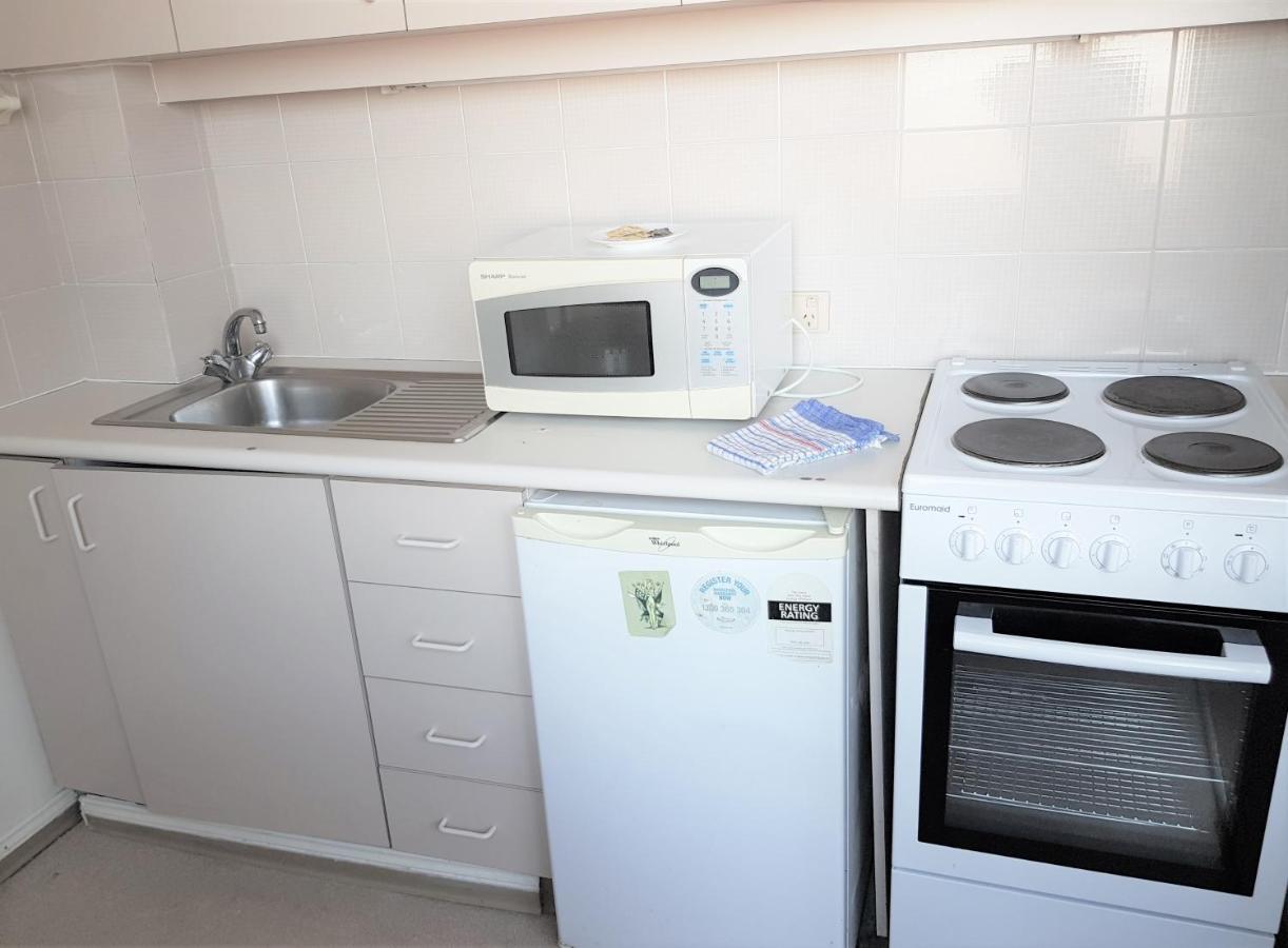 - Hyde Park Plaza 38 College St Sydney