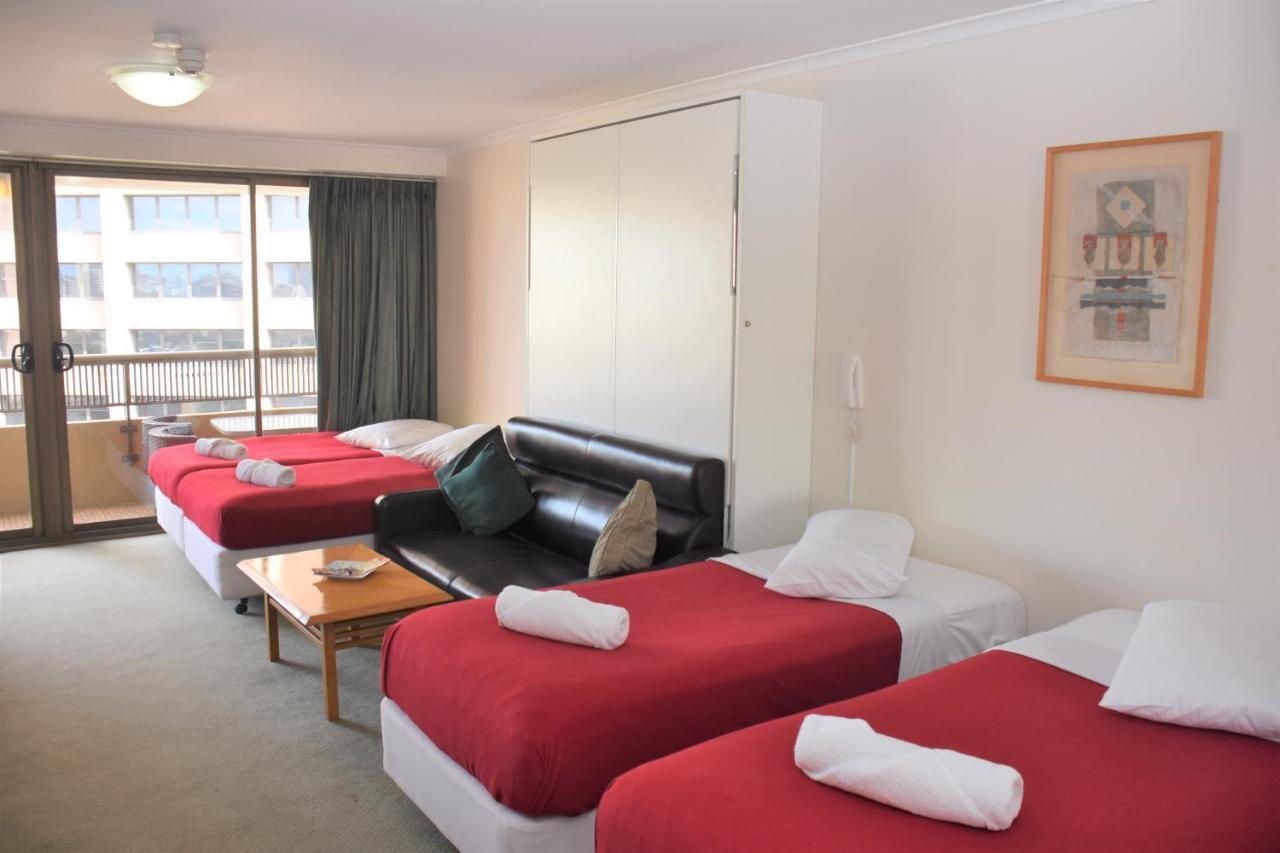 - Hyde Park Plaza 38 College St Apartment Sydney