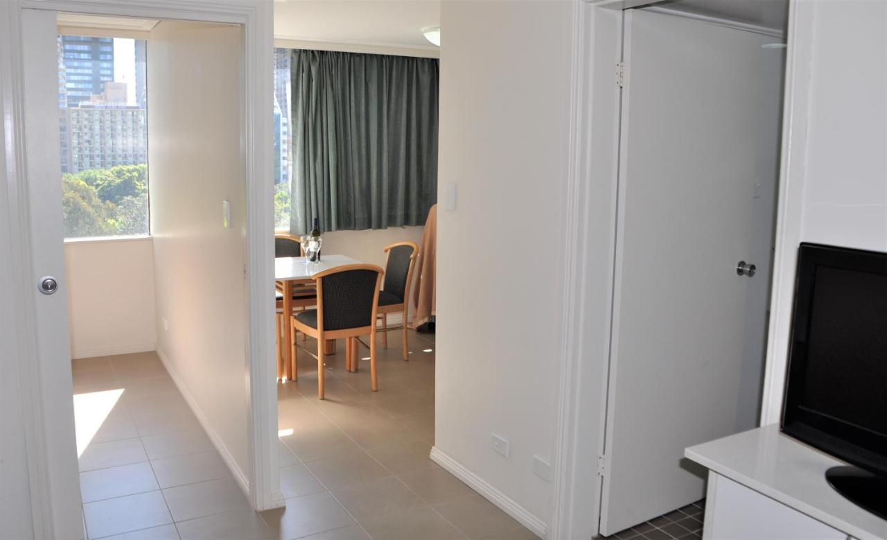 Apartment - Hyde Park Plaza 38 College St *