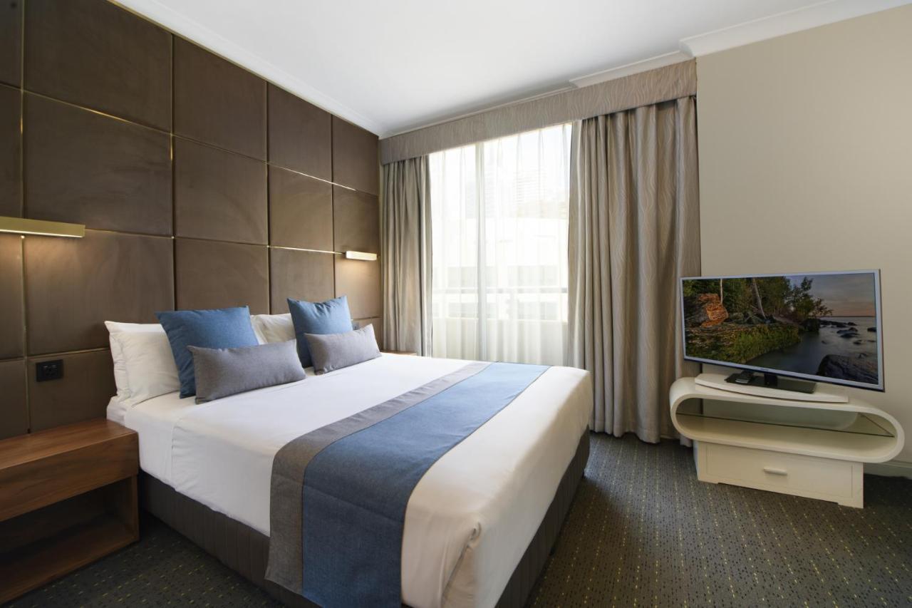 Yehs Harbour Sydney